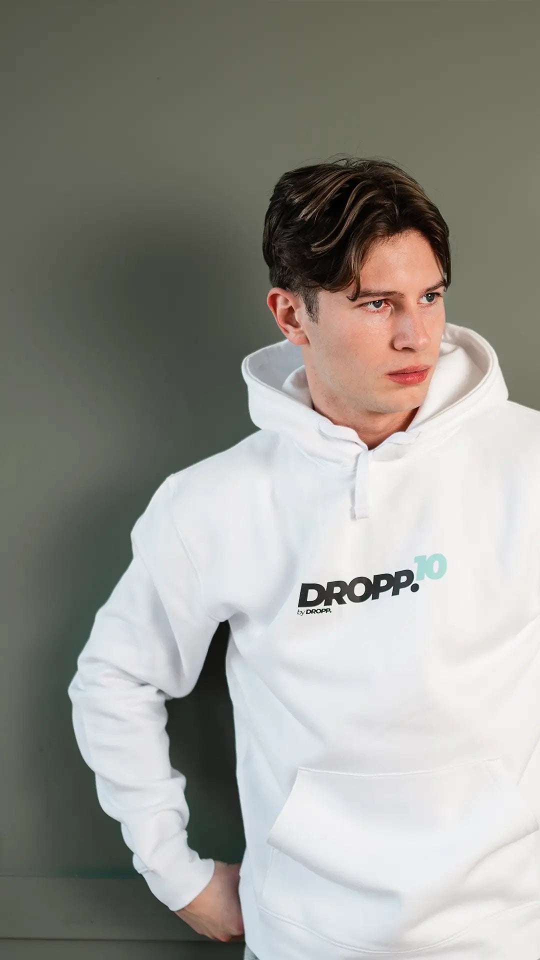 DROPP10 by DROPP. TIFFANY UNISZEX KAPUCNIS PULÓVER (FEHÉR)